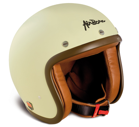 Airborn Helmets in Elfenbein-Farbe